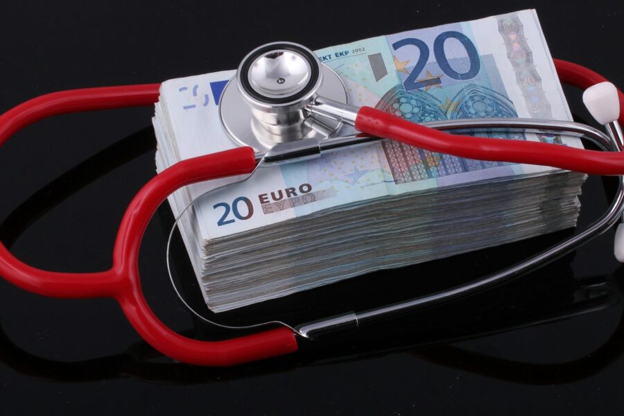 Salaire médecin interne : combien gagne-t-on réellement en 2025 ?