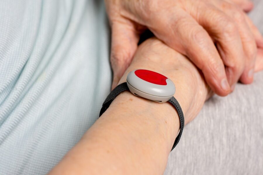 Vitaris téléassistance : avis, tarifs et fonctionnement détaillé