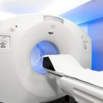 Combien de temps dure un PET-scan : ce qu’il faut savoir avant l’examen