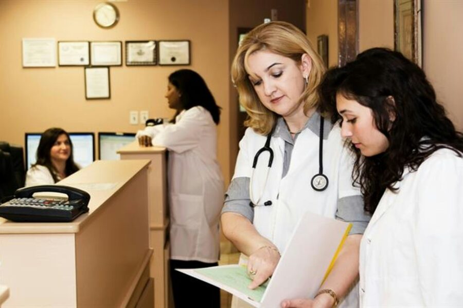 Assistant médical formation : prix, durée et conditions d’accès