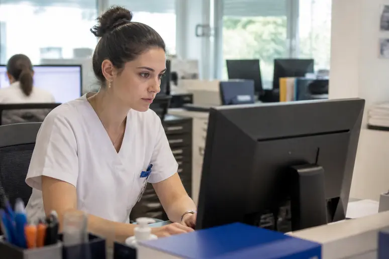 Première connexion à Octime pour un professionnel de santé, saisissant un mot de passe sécurisé pour son octime connexion.